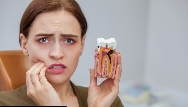 Diş Ağrısı Belirtileri Nelerdir