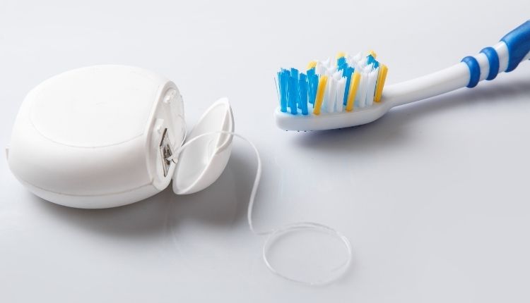 Neden Diş İpi Kullanmak Önerilmektedir